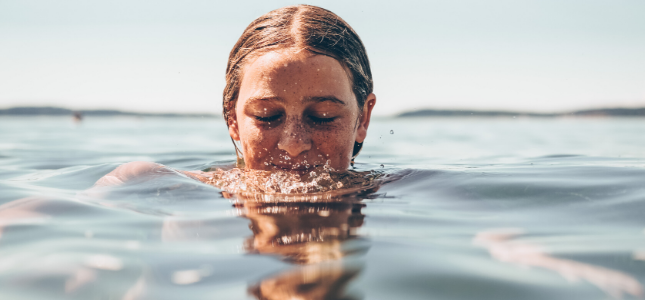 acqua e lenti a contatto